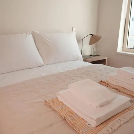 Apartament Dreamscape Ofir - Riverfront Retreat By The Sea *