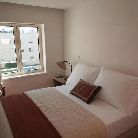 Dreamscape Ofir - Riverfront Retreat By The Sea